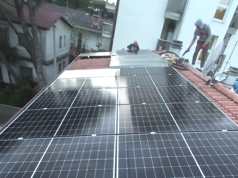 Italian rooftop photovoltaic with household storage